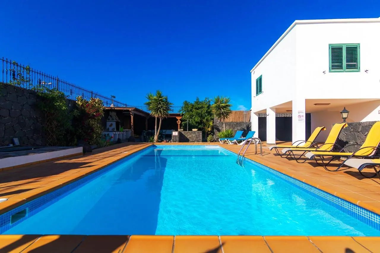 Villa Leonard Playa Blanca  Spain